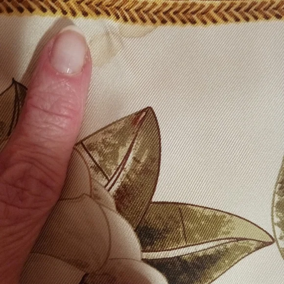 CHANEL VINTAGE 100% Silk logo Camellia Auth 34" x 35" Scarf Hand-rolled Hem - Picture 15 of 16